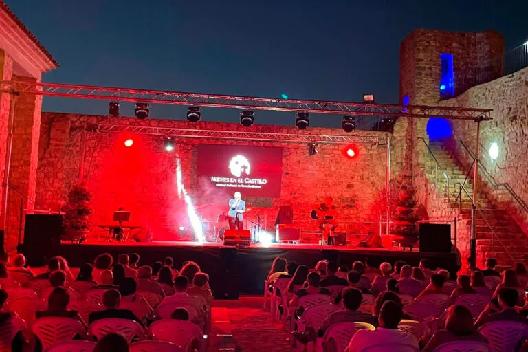 Contrata nuestro servicio de sonido y iluminación por aha eventos